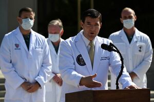 Médicos CAsa Branca - Trump infetado