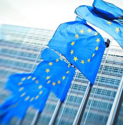 Líderes da UE reúnem-se na terça-feira para analisar encontro entre Trump e Zelensky