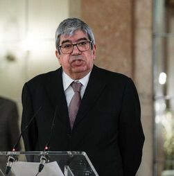 Dois dos 10 'negacionistas' condenados a multa por chamarem pedófilo a Ferro Rodrigues