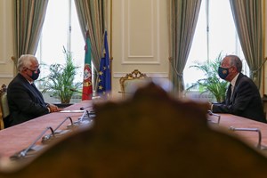 Marcelo insiste em plano para reabrir escolas no 12.º estado de emergência