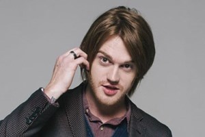 Ator Eddie Hassell morre aos 30 anos, baleado em tiroteio no Texas