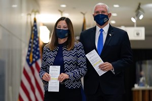 Mike Pence, o marido dedicado que se arrependeu de insultar adversários políticos