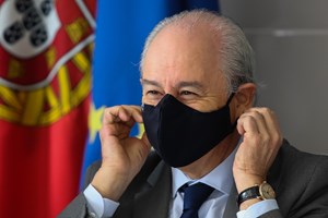 Rui Rio diz que Costa está a dar 'anel de noivado' ao PCP para manter maioria