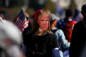 Milhares de apoiantes de Trump concentram-se para exigir 'mais quatro anos'