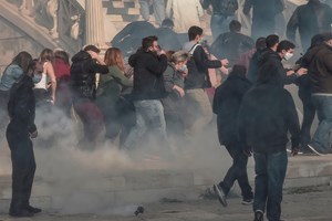 Polícia usa gás lacrimogéneo para dispersar manifestação na Grécia