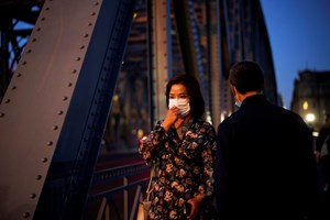 Homens perdem anticorpos contra a covid-19 mais depressa que as mulheres