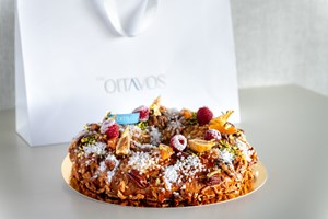 Bolo Rainha com folhas de ouro, para um Natal especial