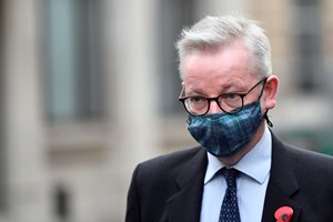 Hospitais de Inglaterra correm risco de saturação