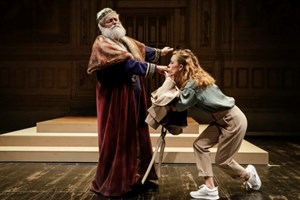 Rui Mendes protagoniza comédia de bastidores em Almada 