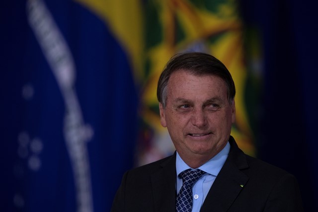 Bolsonaro deve continuar nos EUA para descansar, diz Michelle