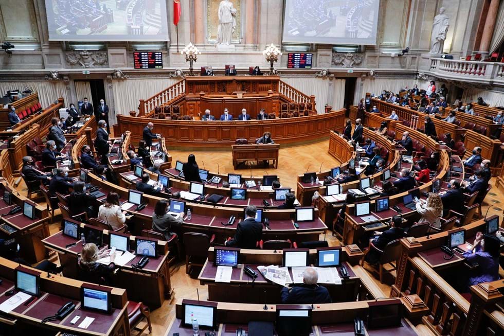 Parlamento aprova renovação do estado de emergência ...