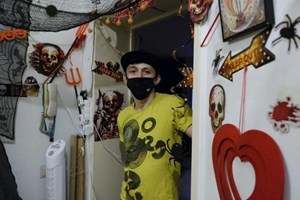 Organizador de orgia gay com eurodeputado revela que participantes tiveram Covid-19
