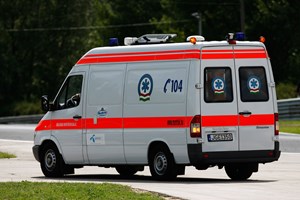 Pelo menos 10 mortos em queda de autocarro de viaduto no estado brasileiro de Minas Gerais