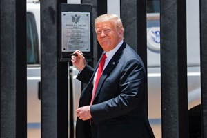 Tribunal federal dos EUA valida uso de verbas militares para construir muro de Trump