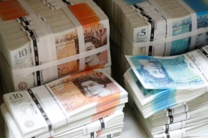 Reino Unido 'perdeu' 55 mil milhões de euros em notas
