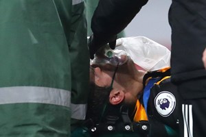 Raúl Jiménez deixa o hospital e regressa a casa