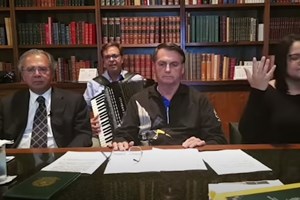 Bolsonaro nomeia 'homem do acordeão' como novo ministro do Turismo