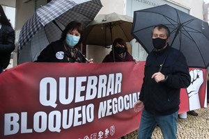 Professores acusam Governo de 'degradar' profissão 'envelhecida e que também adoece'