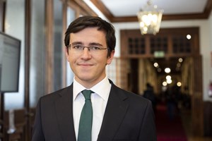 Líder da JS nega acusações de Sérgio Sousa Pinto