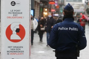 Polícia belga acaba com orgia ilegal. É a terceira em três semanas