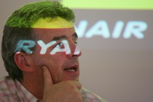 Em vez de 'estoirar 3 mil ME' Estado devia baixar taxas aeroportuárias, diz CEO da Ryanair