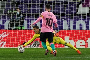 Messi marca golo 644 pelo FC Barcelona e bate recorde de Pelé