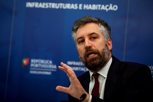 Governo nega subida de salários a administradores da TAP