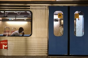 Metro de Lisboa passa a horário de verão nas linhas Azul e Amarela na segunda-feira