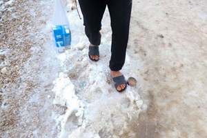 ONU pede a Bósnia que ofereça teto aos 900 migrantes abandonados na neve