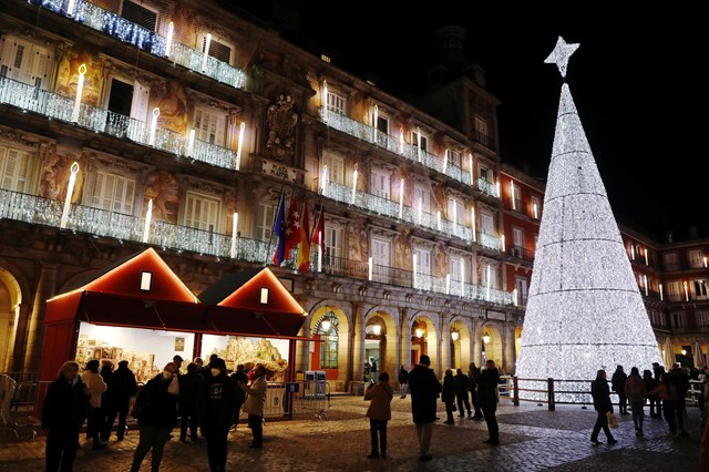 Espanha proíbe viagens entre comunidades no Natal exceto para reuniões  familiares - Mundo - SÁBADO