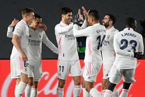 Real Madrid ganha e é provisoriamente líder em Espanha
