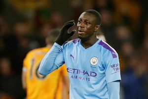 Covid-19: Benjamin Mendy infringe regras e Manchester City já tem seis casos