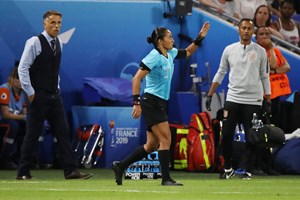 Mundial de Clubes vai ter uma árbitra brasileira
