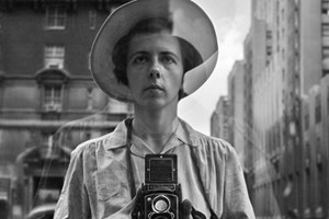 Pioneira da fotografia de rua pela primeira vez em Portugal