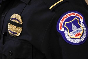 Invasores e seguranças abandonam cargos após ataque ao Capitólio