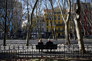 Portugal continua líder em novos casos e mortes a sete dias