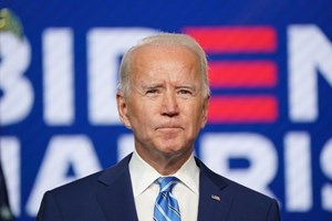 Biden revoga decisão de proibir transexuais nas Forças Armadas dos EUA