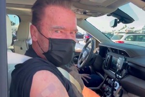 Arnold Schwarzenegger já foi vacinado contra a covid-19