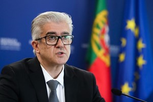 Governo diz que o uso da máscara vai ser reavaliado nas próximas duas semanas 