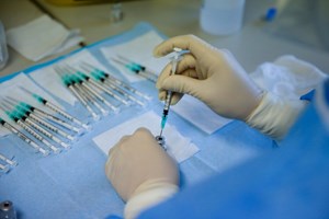 Afinal, já se vacina (ou não) nos hospitais privados? 