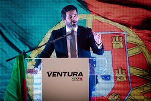 André Ventura reeleito presidente do Chega