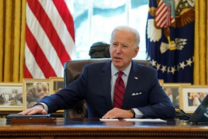 Biden avança com proposta para duplicar o salário mínimo nos Estados Unidos