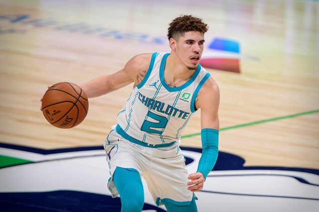 NBA. LaMelo Ball Tornou-se No Mais Jovem A Conseguir Um Triplo-duplo ...