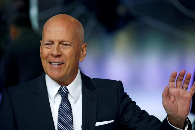 O ator Bruce Willis atualmente com 67 anos foi diagnosticado com