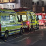 Ambulâncias fazem fila nas urgências do Santa Maria, em Lisboa