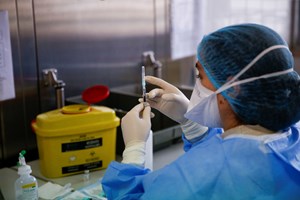 Covid-19: IPO de Coimbra vacinou pessoal de empresas privadas