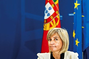 A ministra que se perdeu no labirinto da Saúde
