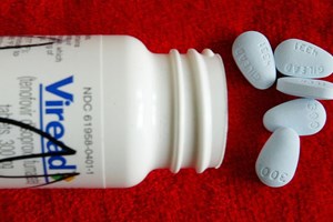 A estratégia que evita que o VIH se torne resistente à medicação
