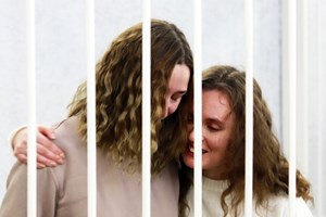 Jornalistas bielorrussas condenadas a dois anos de prisão por cobrir protestos