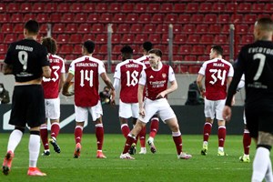 Benfica perde com Arsenal e está fora da Liga Europa